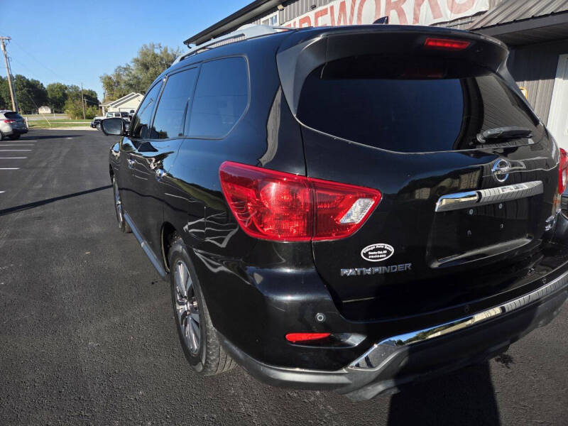 2020 Nissan Pathfinder SL