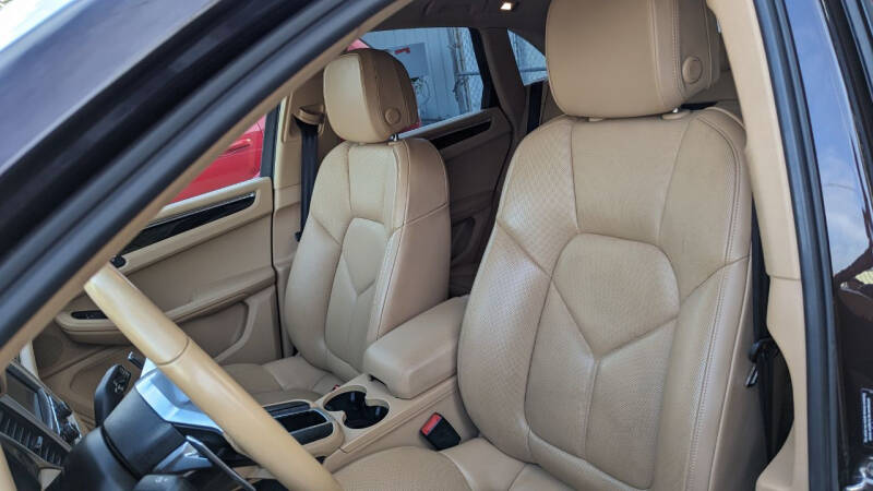 2015 Porsche Macan S's photo