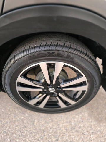 2020 Nissan Kicks SR