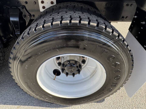 2015 Freightliner M2 112