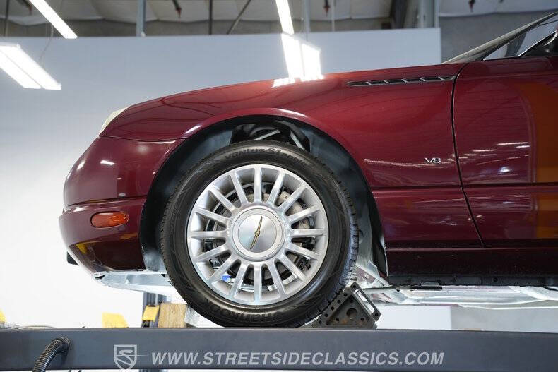 2004 Ford Thunderbird Deluxe