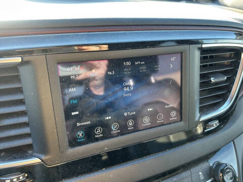 2020 Chrysler Pacifica Touring L