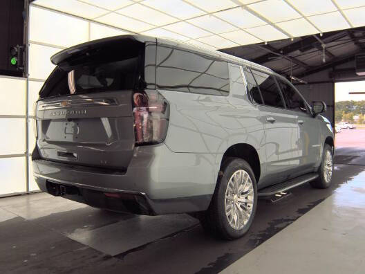 2023 Chevrolet Suburban LT