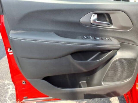 2025 Chrysler Voyager LX