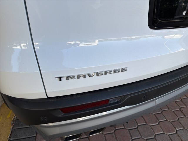 2024 Chevrolet Traverse LT