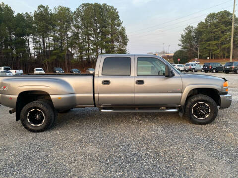 2006 GMC Sierra 3500 for sale at Good Wheels Auto Sales, Inc in Cornelia GA