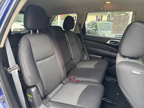 2019 Nissan Pathfinder S