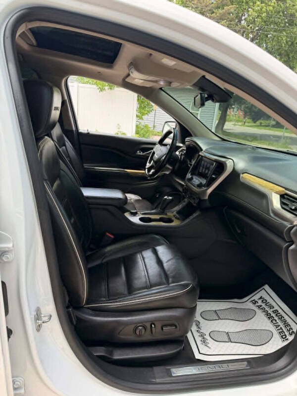 2017 GMC Acadia Denali