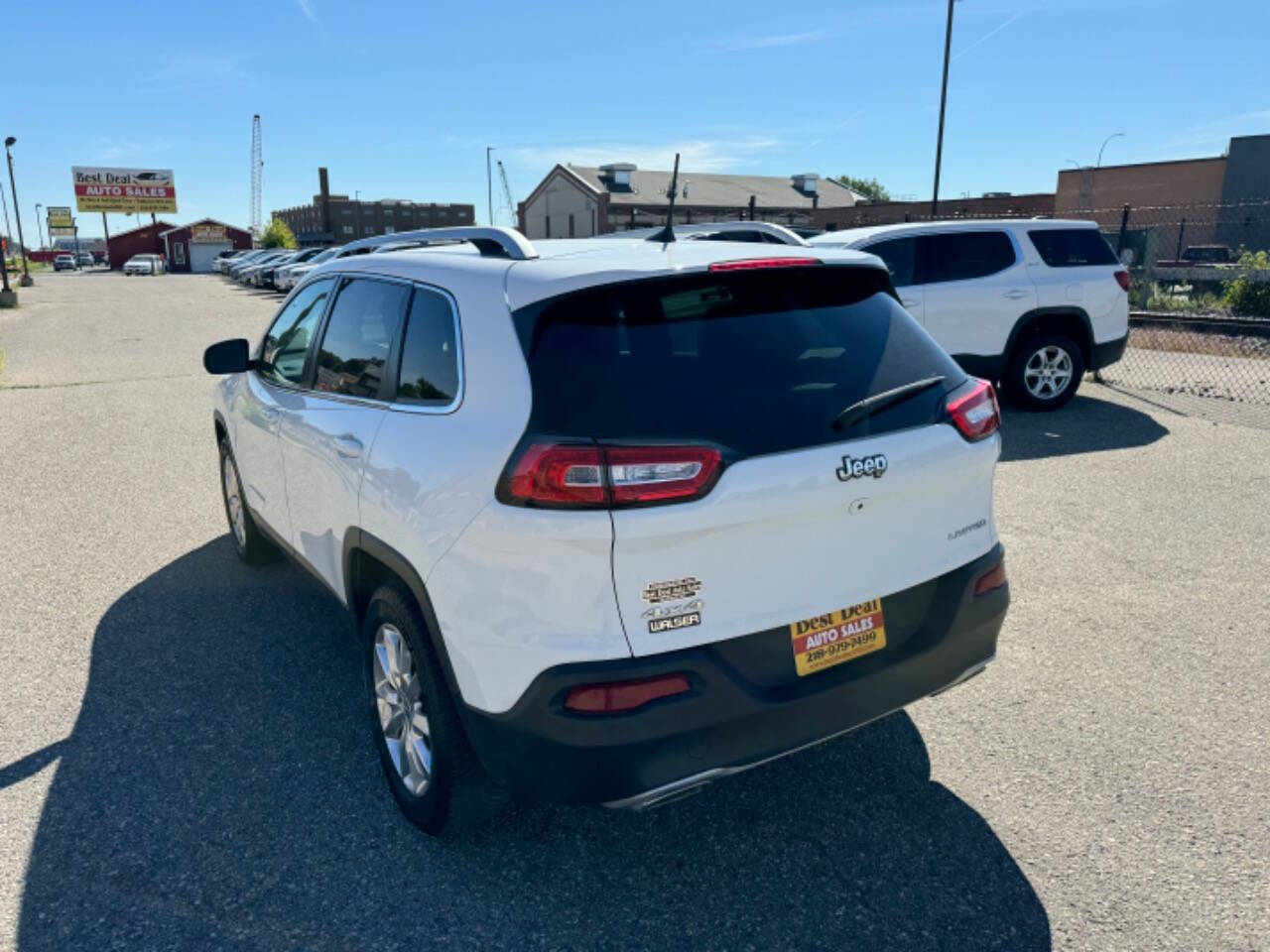 2016 Jeep Cherokee for sale at BEST DEAL AUTO SALES in Moorhead, MN