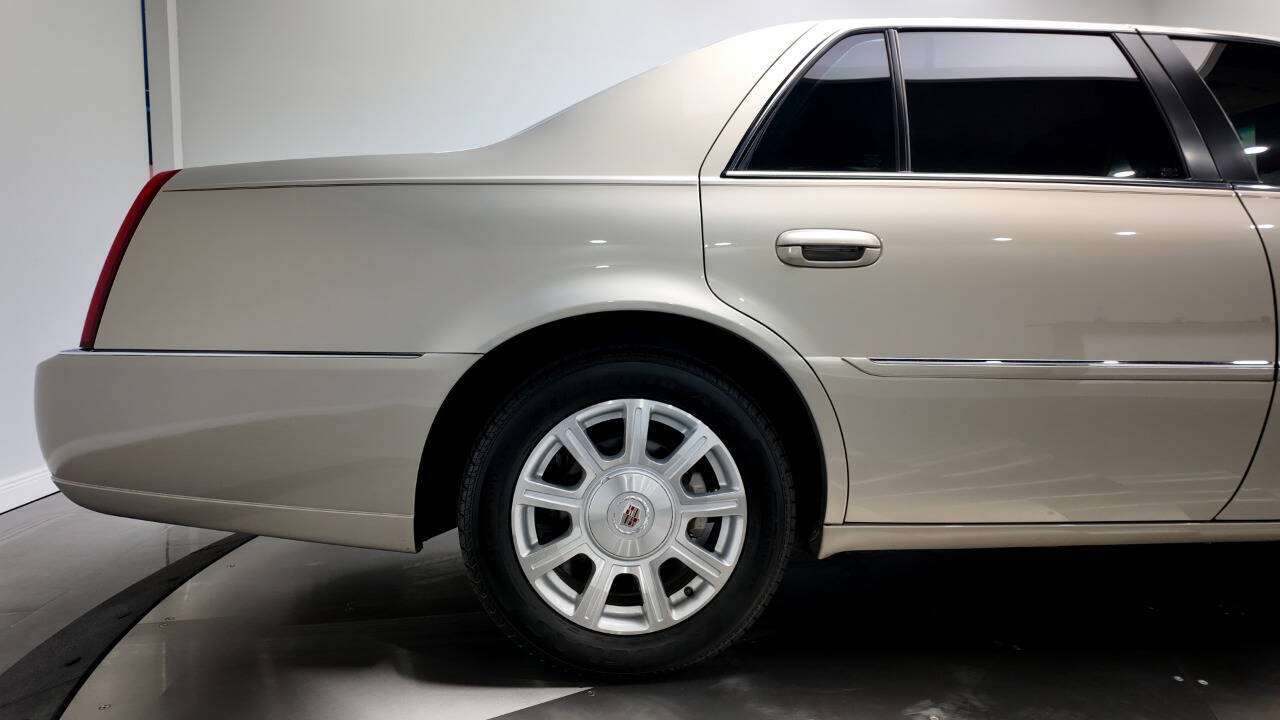 2009 Cadillac DTS 25
