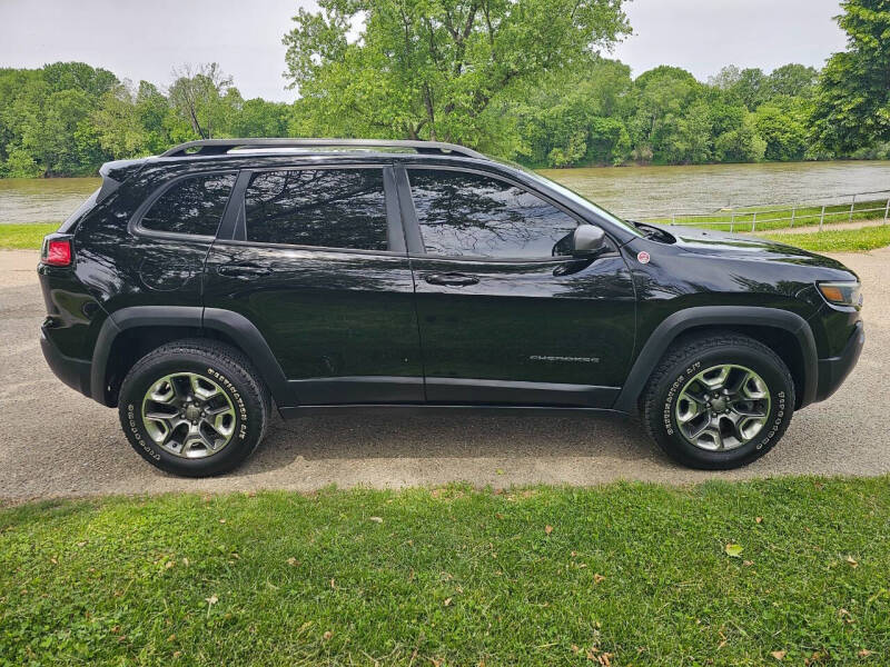 Used 2019 Jeep Cherokee Trailhawk Elite with VIN 1C4PJMBX4KD186246 for sale in Terre Haute, IN