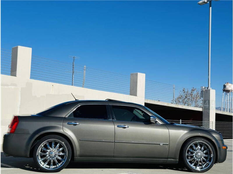 2008 Chrysler 300 C photo 12