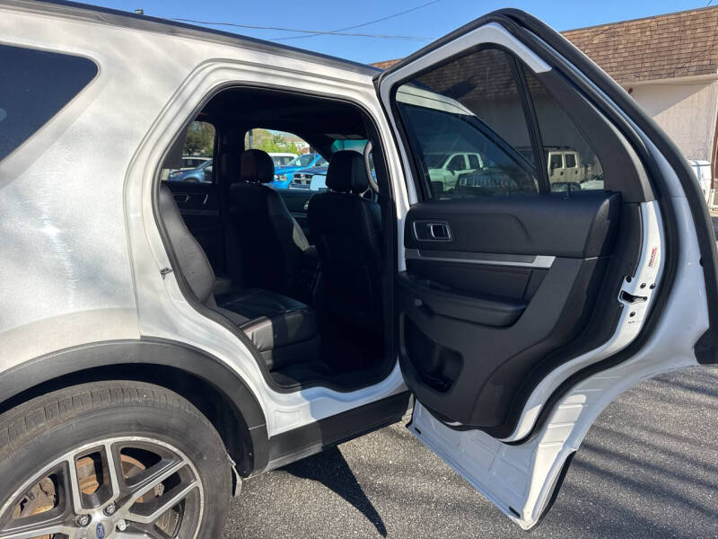 2017 Ford Explorer Sport