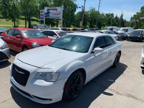 2015 Chrysler 300 for sale at Honor Auto Sales in Madison TN