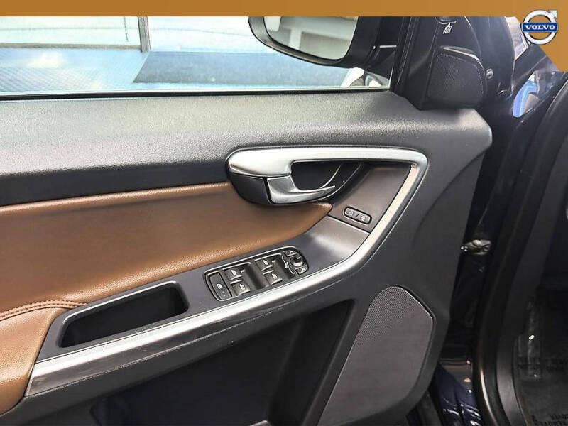 2017 Volvo XC60 T5 Dynamic