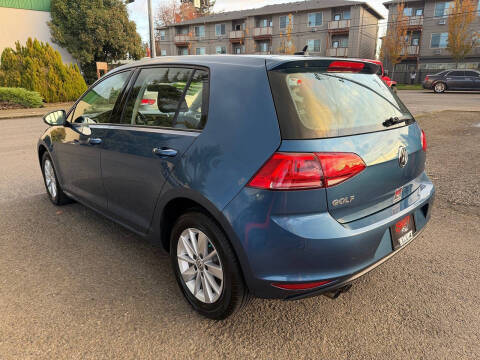 2016 Volkswagen Golf TSI SE