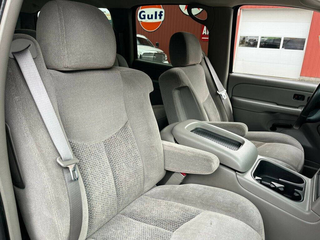 2005 Chevrolet Suburban 56