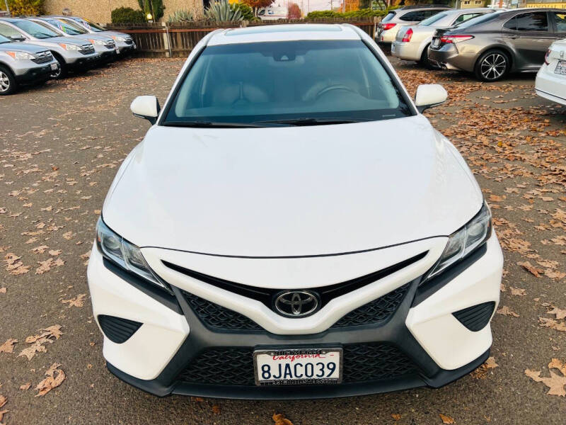 2018 Toyota Camry SE photo 7