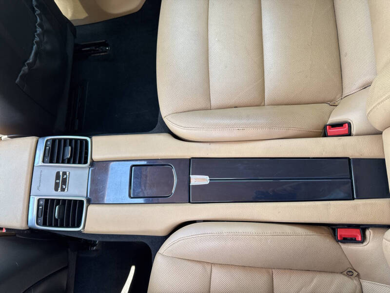 2013 Porsche Panamera 4