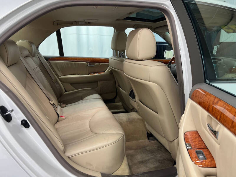 2004 Lexus LS 430