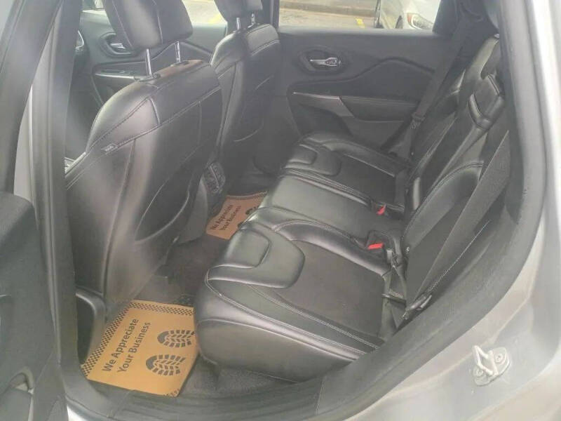 2019 Jeep Cherokee Latitude Plus