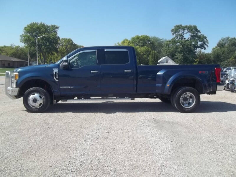 2017 Ford F-350 Super Duty Lariat's photo