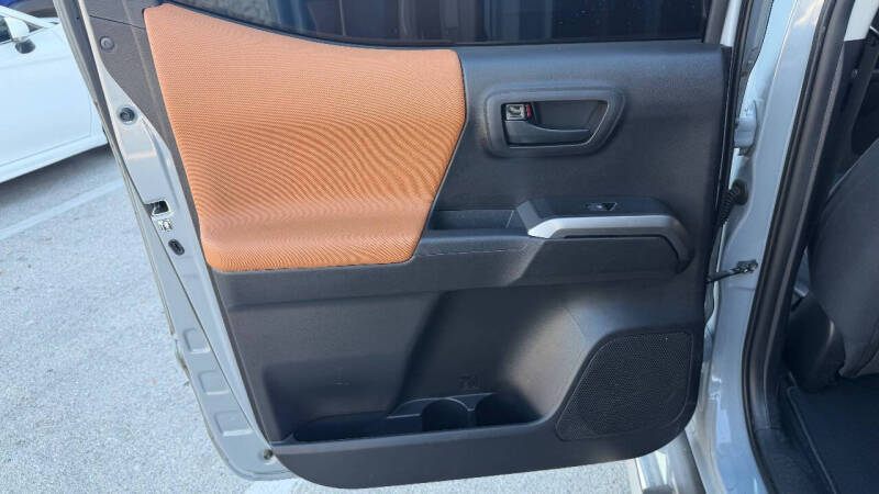 2019 Toyota Tacoma SR5 V6