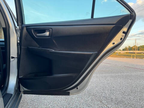 2016 Toyota Camry LE