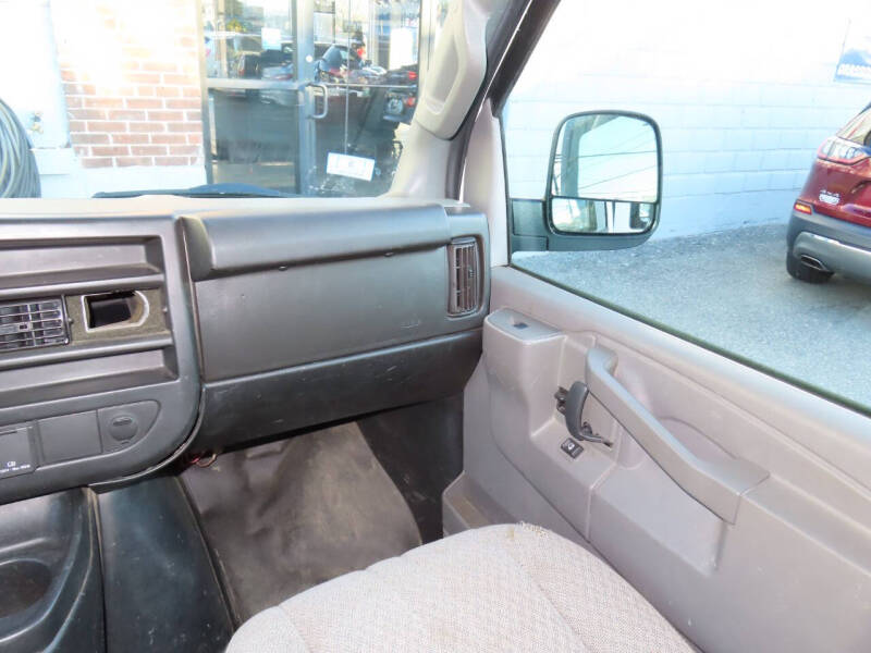 2017 GMC Savana 2500