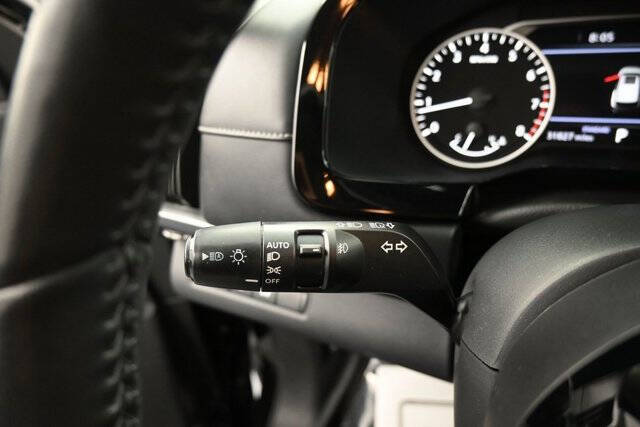 2023 Nissan Pathfinder SL