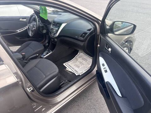 2013 Hyundai Accent SE