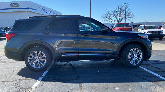 2024 Ford Explorer XLT