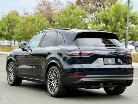 2022 Porsche Cayenne Platinum Edition