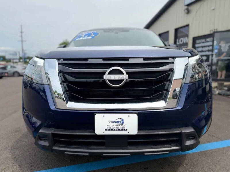 2025 Nissan Pathfinder SV