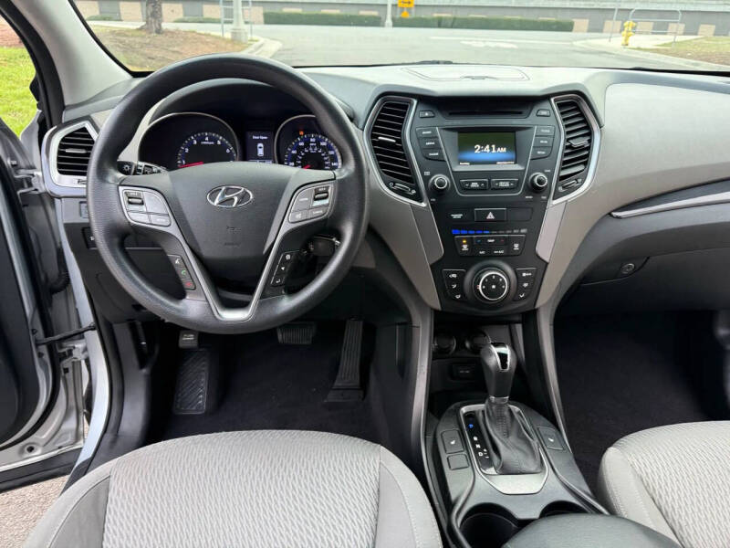2016 Hyundai Santa Fe SE