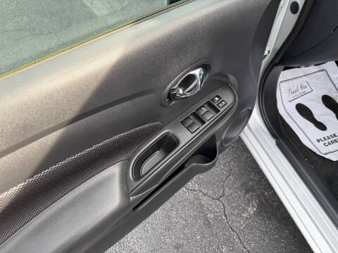 2017 Nissan Versa 1.6 SV