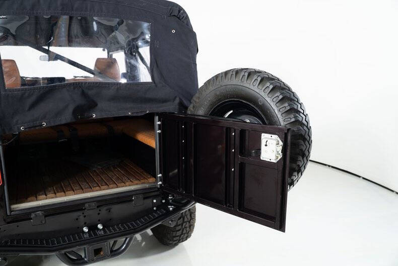 1985 Land Rover Defender