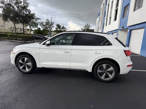 2020 Audi Q5 quattro Titanium Premium 45 TFSI