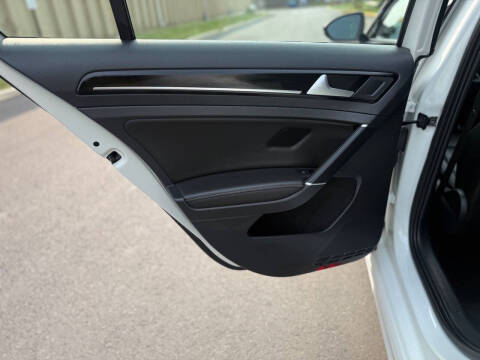 2015 Volkswagen Golf R 4Motion