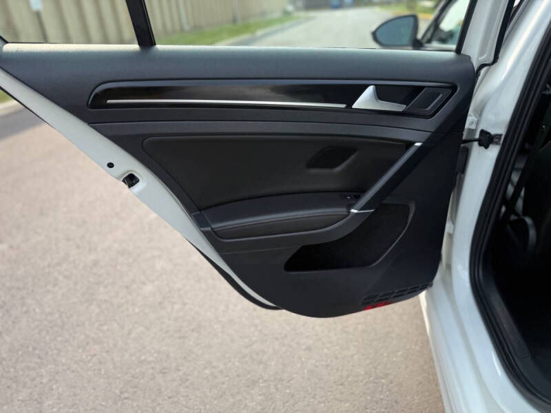 2015 Volkswagen Golf R 4Motion