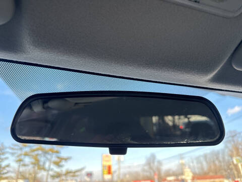 2012 Toyota Yaris 3-Door LE