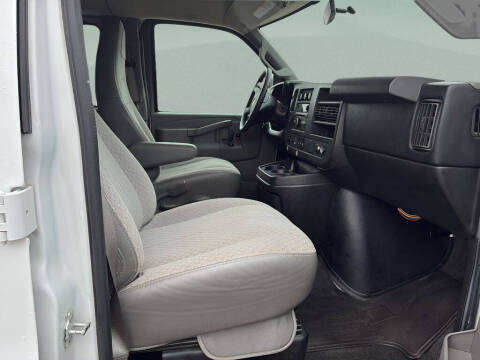2016 Chevrolet Express LT 3500