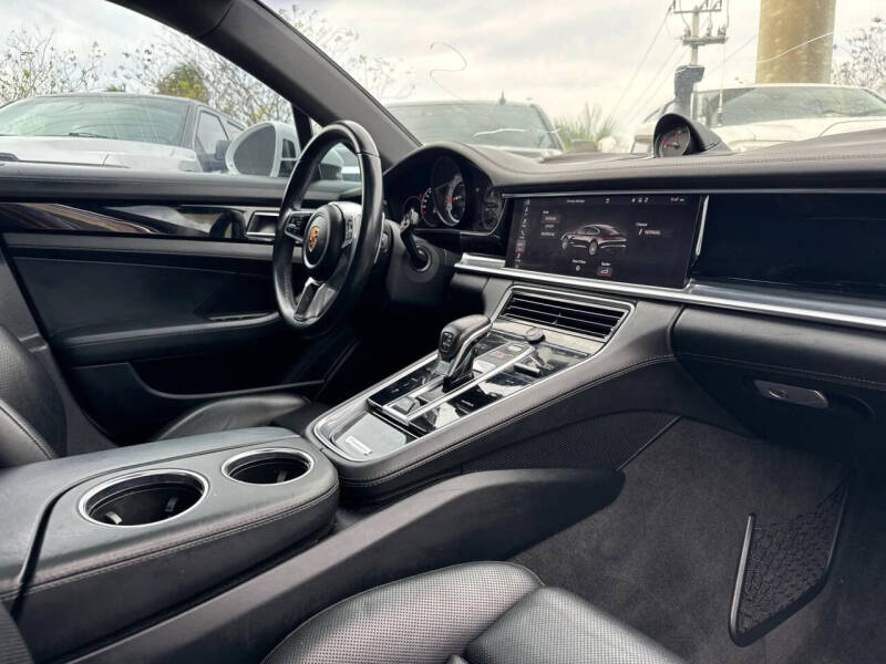2018 Porsche Panamera