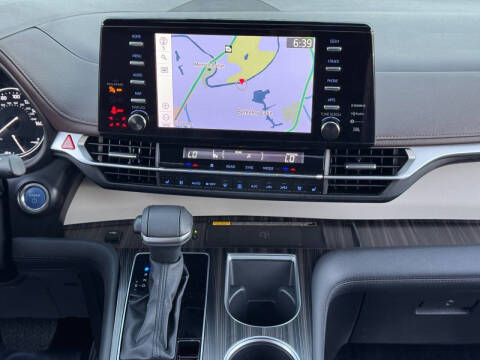 2024 Toyota Sienna Platinum 7-Passenger