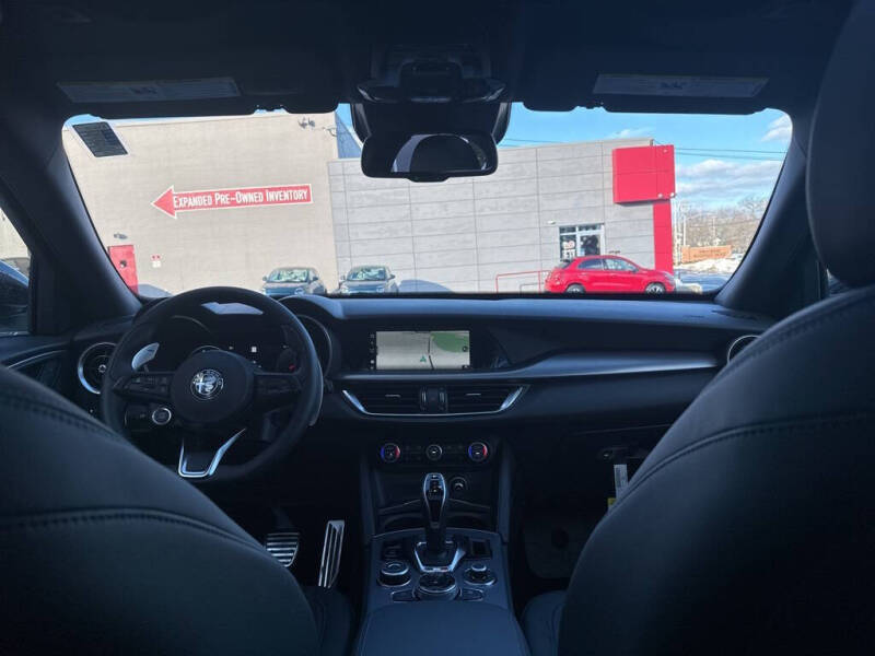 2025 Alfa Romeo Stelvio