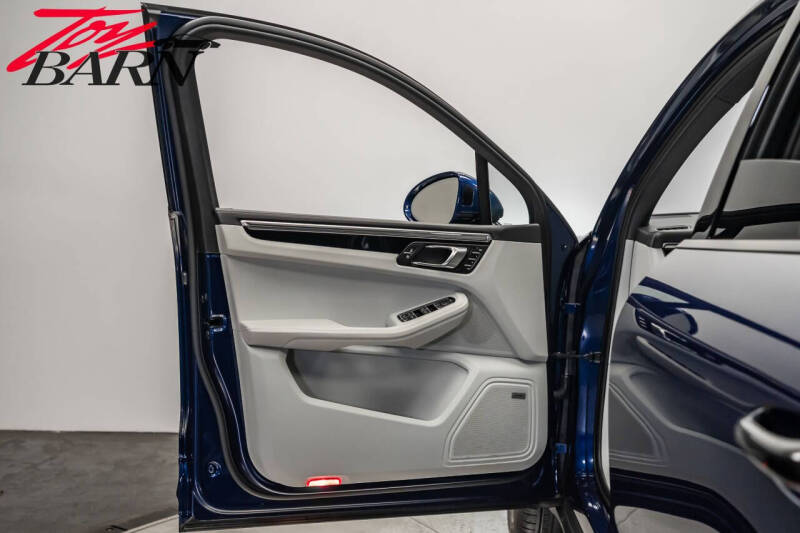 2022 Porsche Macan S