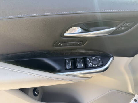 2022 Cadillac XT4 Premium Luxury