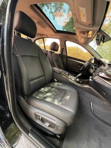 2015 BMW 5 Series 528i