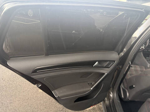 2017 Volkswagen Golf GTI S