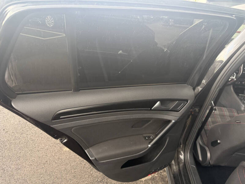 2017 Volkswagen Golf GTI S